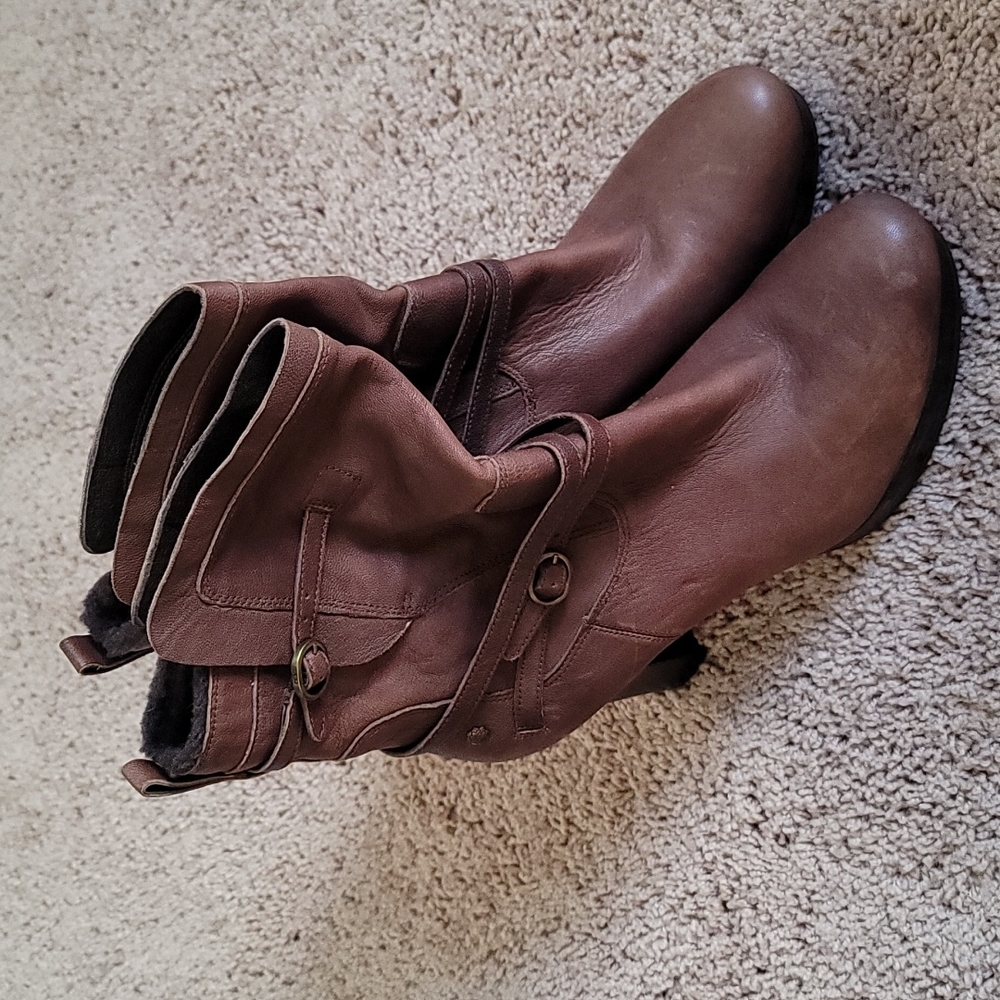 UGG Olivia Leather Boot
